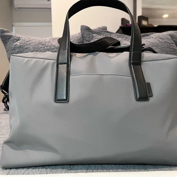 Away The Everywhere Bag with dust bag - Picture 1 of 11